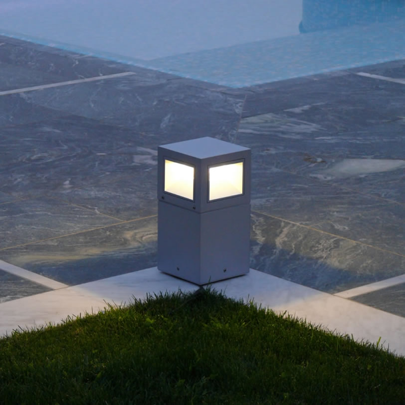 Cubiks bollard