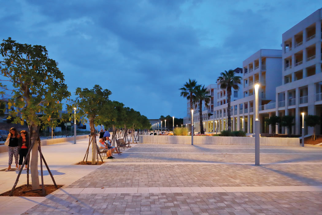 Public place, Piazza Aldo Moro, Mola di Bari, Italy - Architects Michele Sgobba and Imma Resta © Agenzia Italamona, ph. Angelo Stanisci