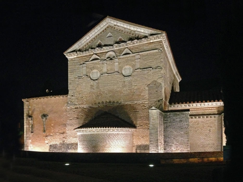 Baptistère Saint-Jean, Poitiers, France © Trilux France SAS